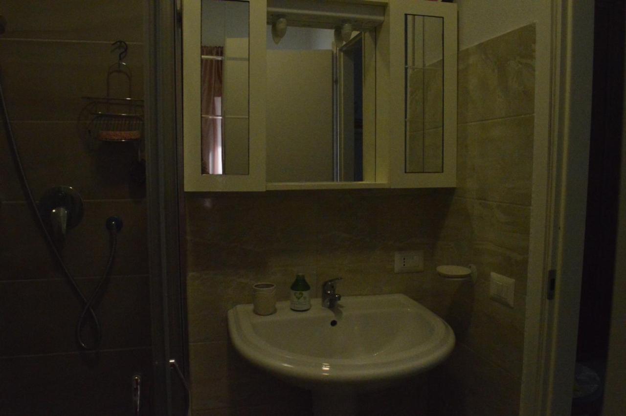 Insula -- Telti Hotel Buitenkant foto