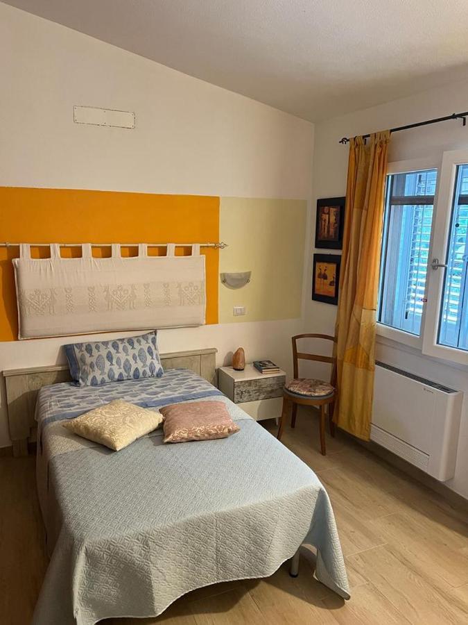 Insula -- Telti Hotel Buitenkant foto